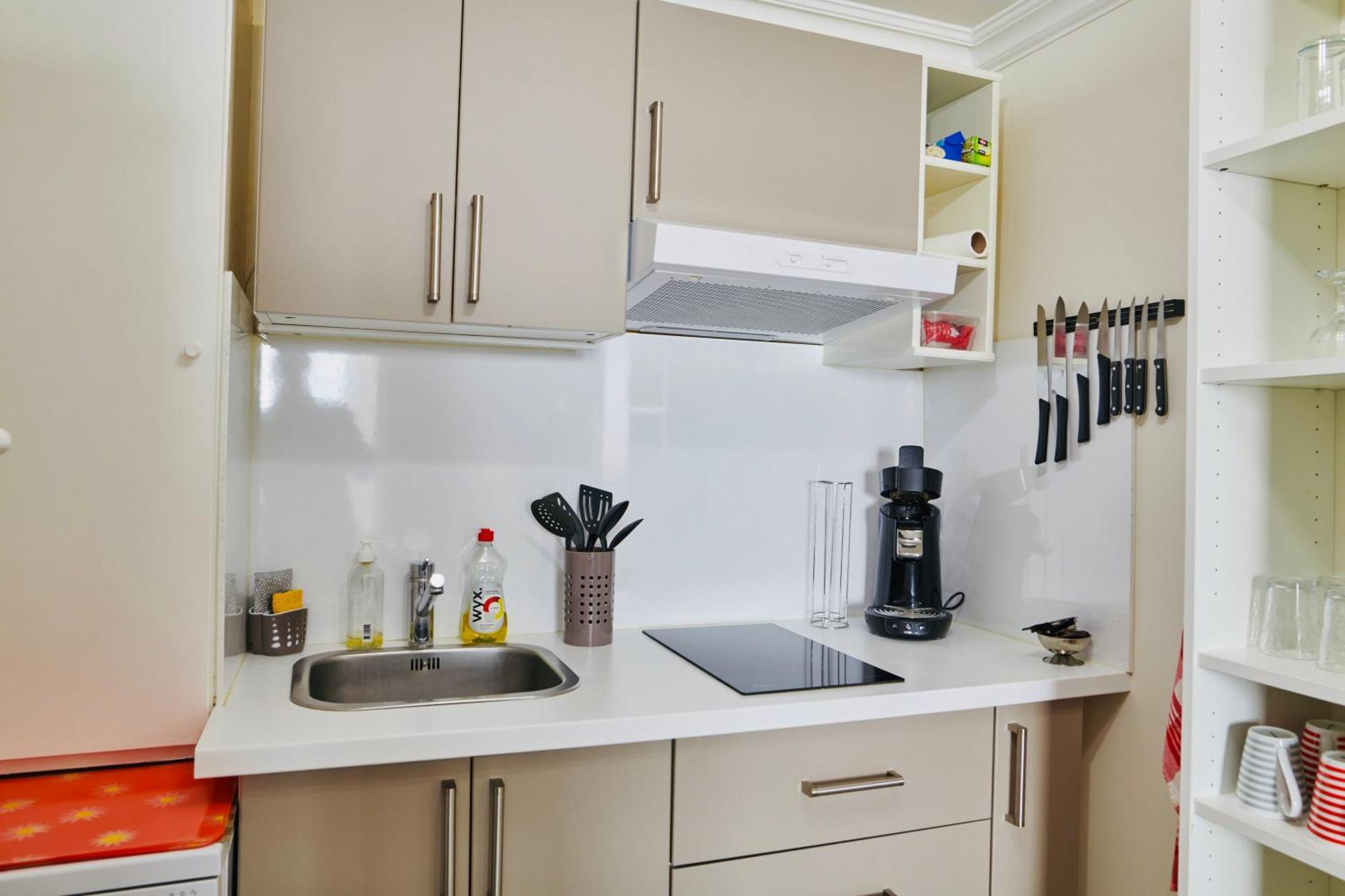 Apartment Le Cocon Setois, Clim, Patio Et Garage Pour Vehicule Type Golf, Linge De Lit Et Serviettes Inclus