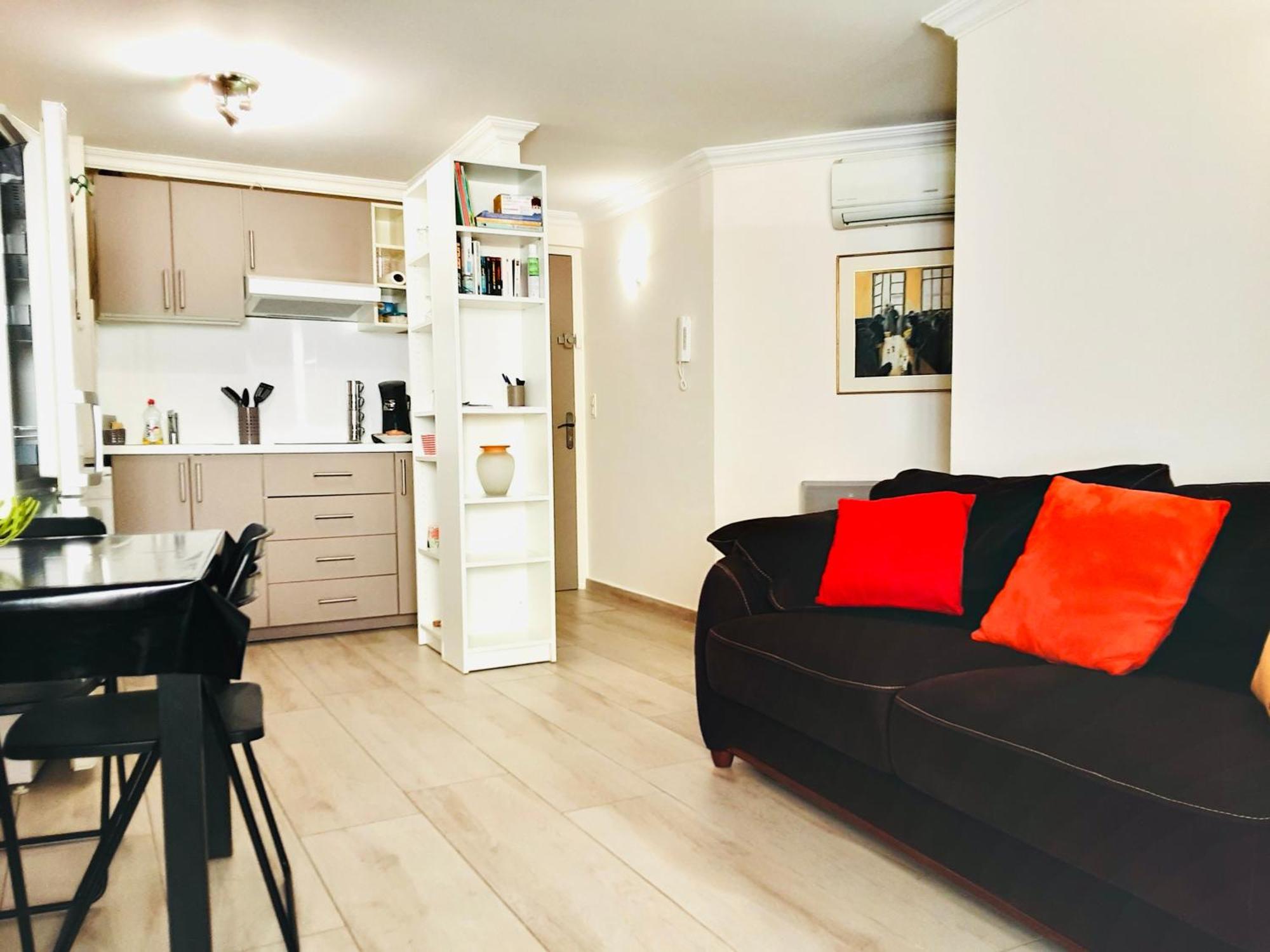 Apartment Le Cocon Setois, Clim, Patio Et Garage Pour Vehicule Type Golf, Linge De Lit Et Serviettes Inclus *